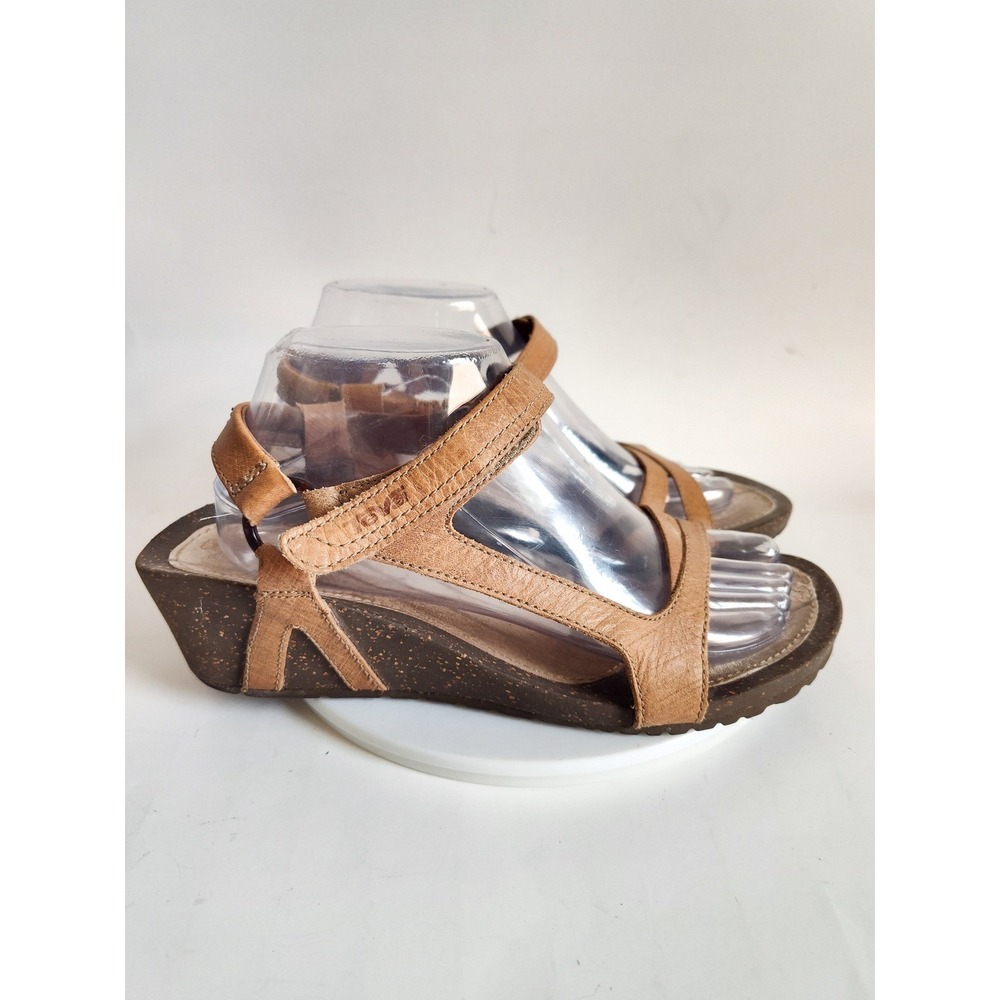 Teva Sandals 9.5 Wedge Cabrillo Tan Leather Strappy Comfort Outdoor Gorpcore
